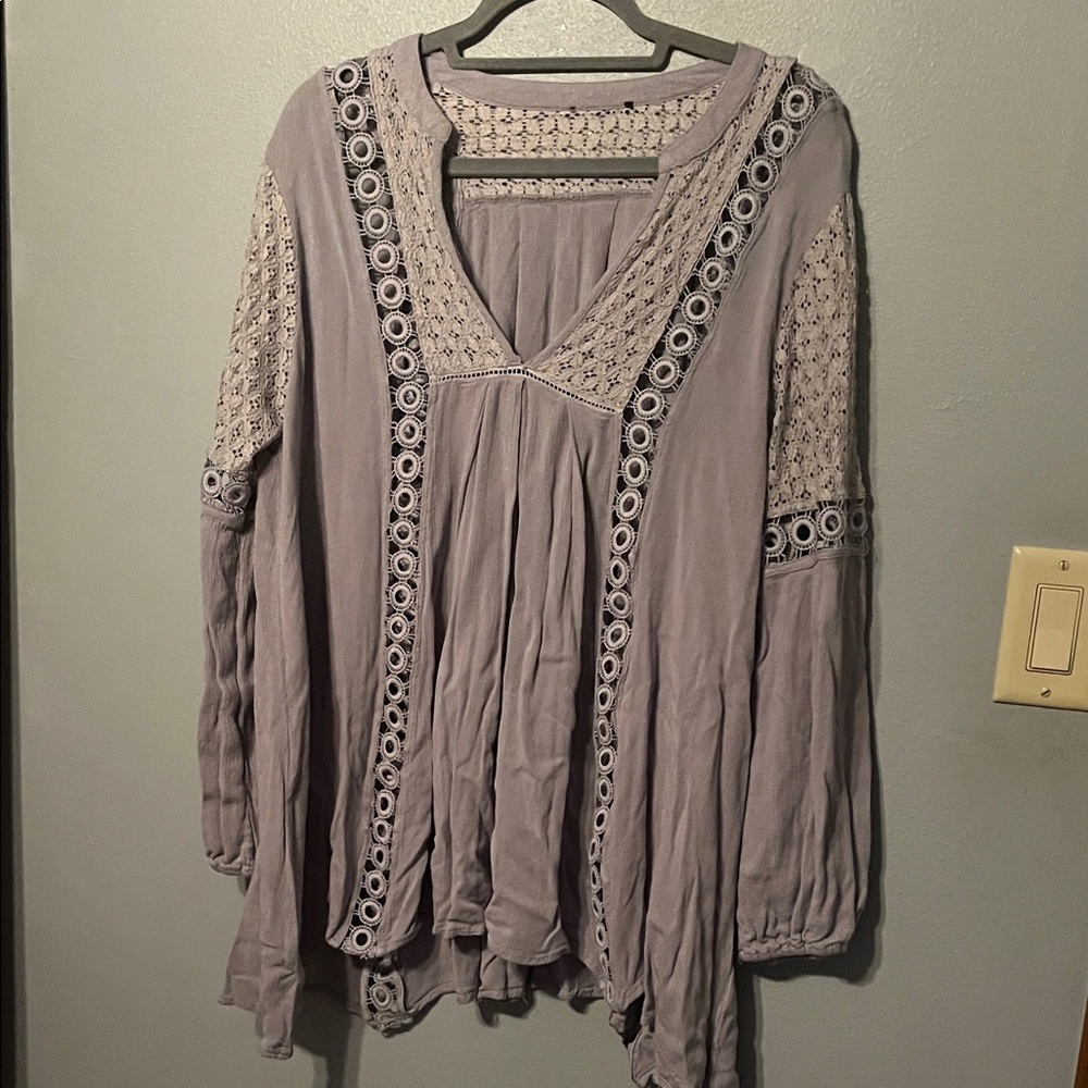 Women's Lace Detail Top - Gray